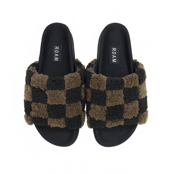NEW ROAM women's fuzzy checker slider in black/brown - Picture 1 of 2